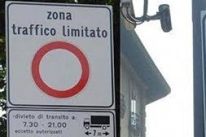 Chiedere l'autorizzazione per la circolazione e la sosta nella zona a traffico limitato di Crespi d'Adda